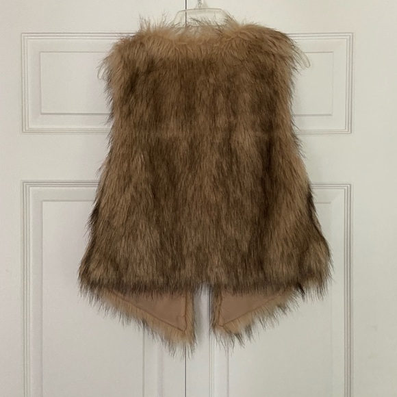 Tan Faux Fur Vest - Picture 2 of 2